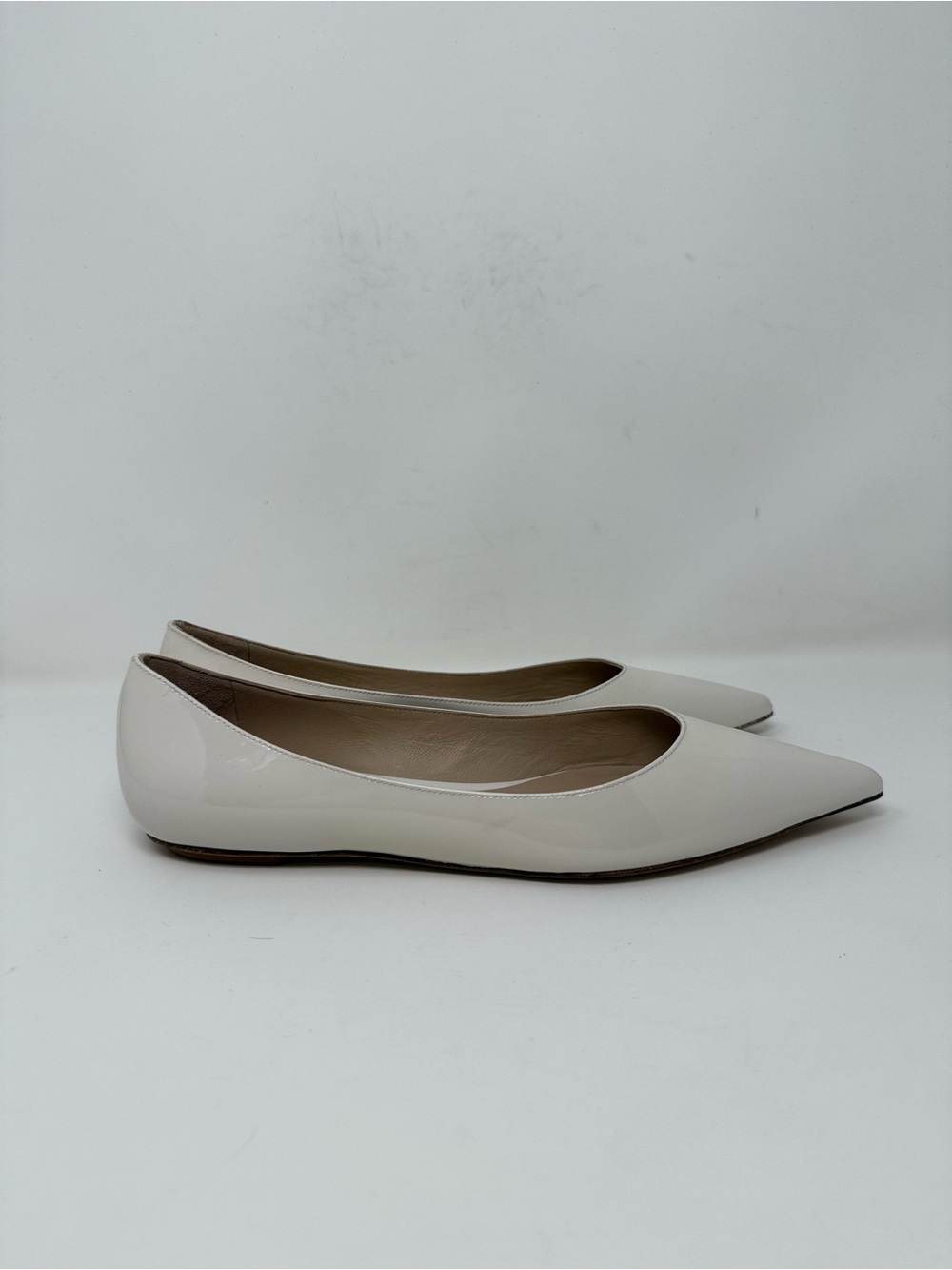 New Stuart Weitzman Emilia Pointed Toe Flat Cream Patent Sz 7.5 - Picture 3 of 16